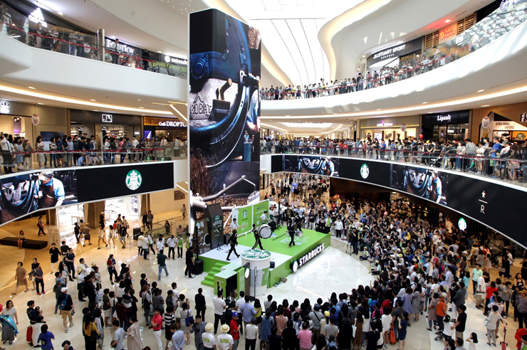 Starfield Goyang Mall Massive Video Wall, slide 1