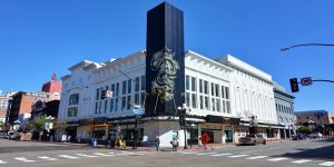 CORIOmaster mini, theater box digital signage